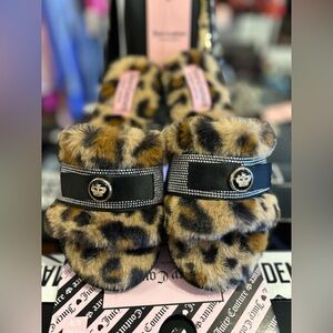 Juicy Couture Leopard Print slippers